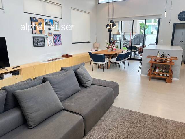 Casa para Venda em Santana de Parnaíba - 2