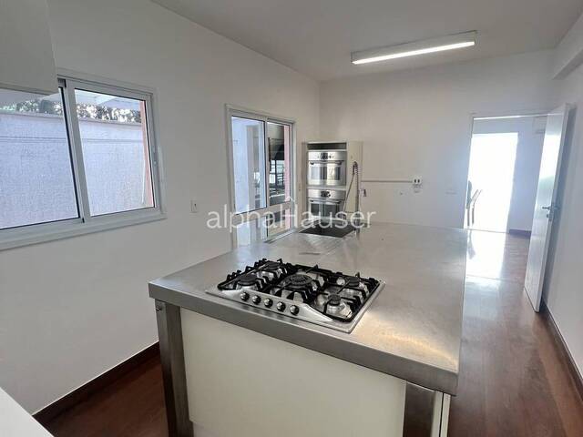 #1096 - Casa para Locação em Santana de Parnaíba - SP