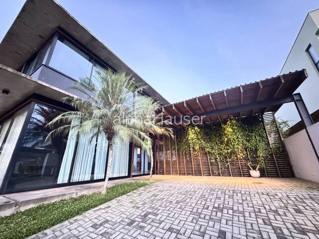 #1032 - Casa para Locação em Santana de Parnaíba - SP