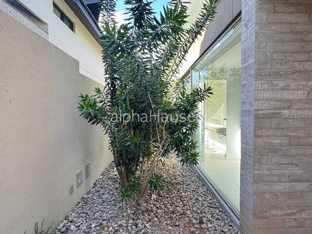 #1220 - Casa para Venda em Santana de Parnaíba - SP