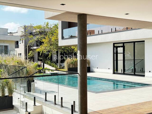 #1235 - Casa para Venda em Santana de Parnaíba - SP