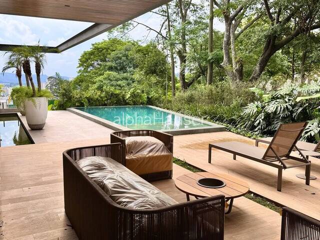 #1258 - Casa para Venda em Santana de Parnaíba - SP