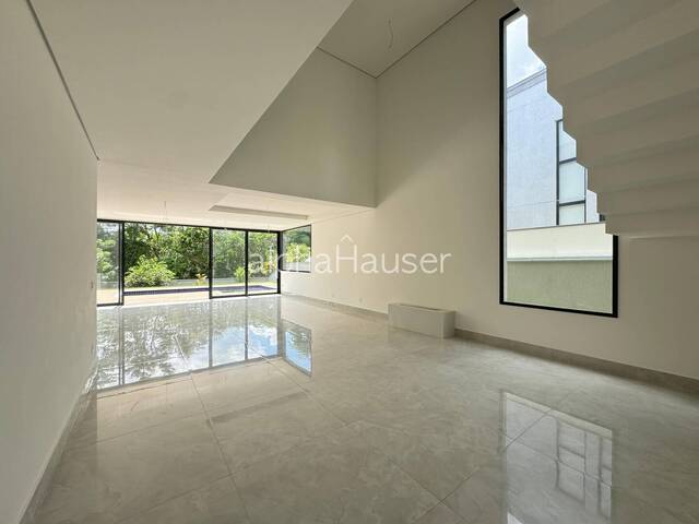 #1265 - Casa para Venda em Santana de Parnaíba - SP