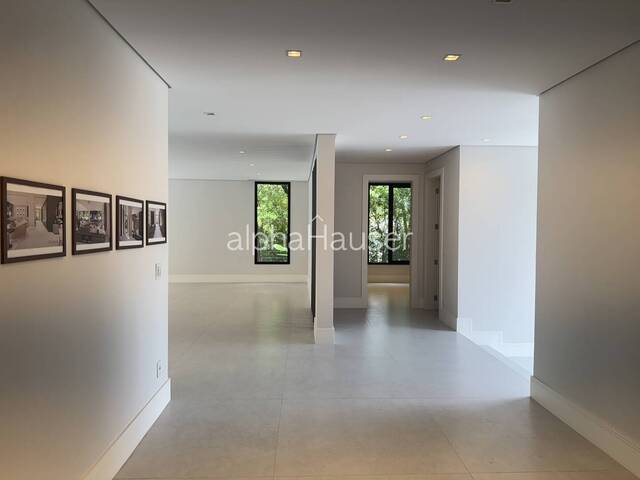 Casa para Venda em Santana de Parnaíba - 4