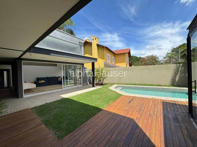#1253 - Casa para Venda em Santana de Parnaíba - SP