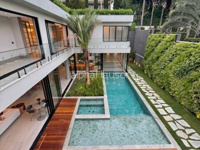 #1282 - Casa para Venda em Santana de Parnaíba - SP