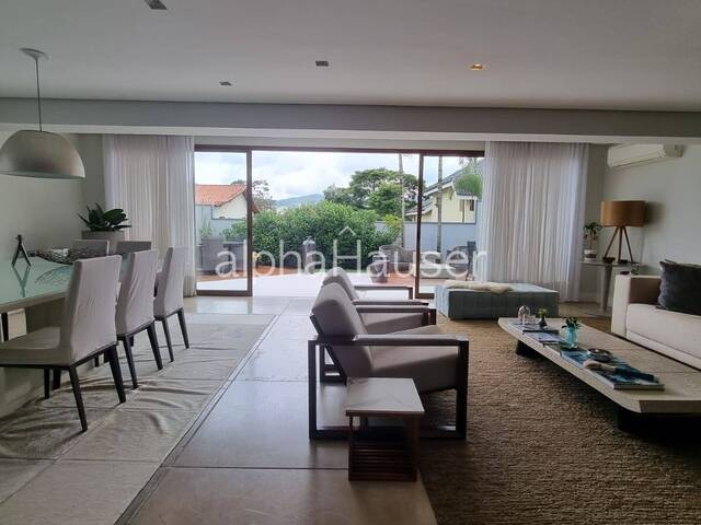 #1315 - Casa para Venda em Santana de Parnaíba - SP