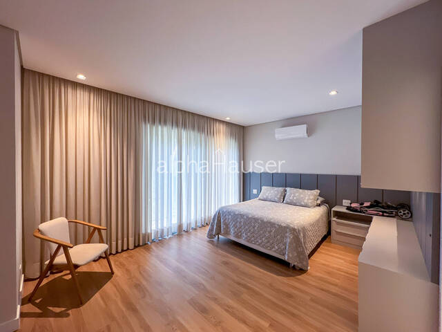 Casa para Venda em Santana de Parnaíba - 5
