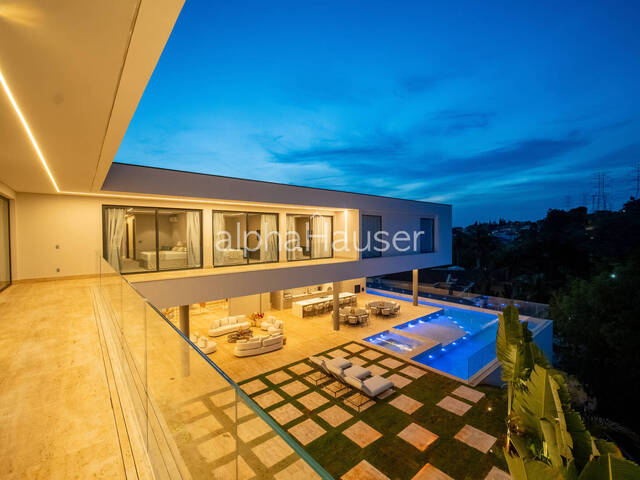 #1362 - Casa para Venda em Santana de Parnaíba - SP