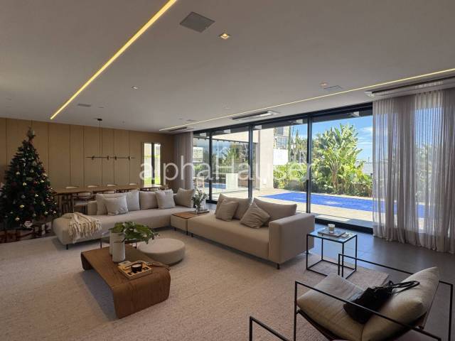 #1369 - Casa para Venda em Santana de Parnaíba - SP