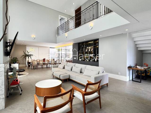 #1376 - Casa para Venda em Santana de Parnaíba - SP