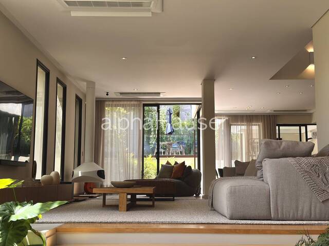 #1379 - Casa para Venda em Santana de Parnaíba - SP