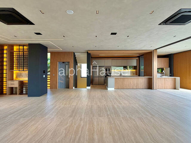 #1391 - Casa para Venda em Santana de Parnaíba - SP