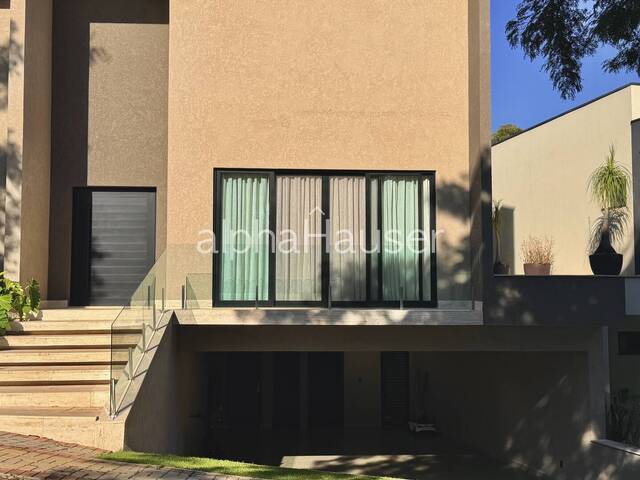 #1392 - Casa para Venda em Santana de Parnaíba - SP